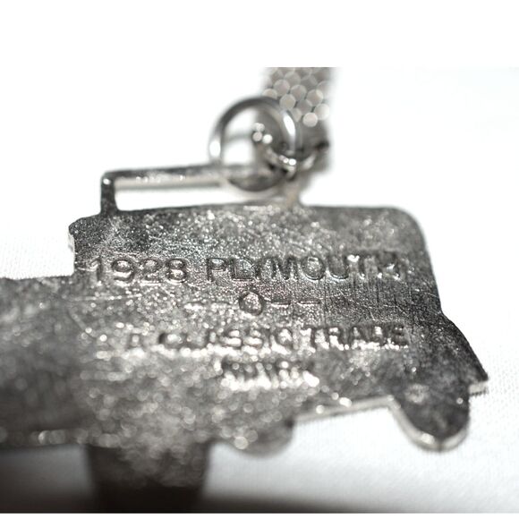 Nostalgic Vintage 1928 Blue/Black Plymouth Silver Tone Purse Charm Keychain - Picture 3 of 4